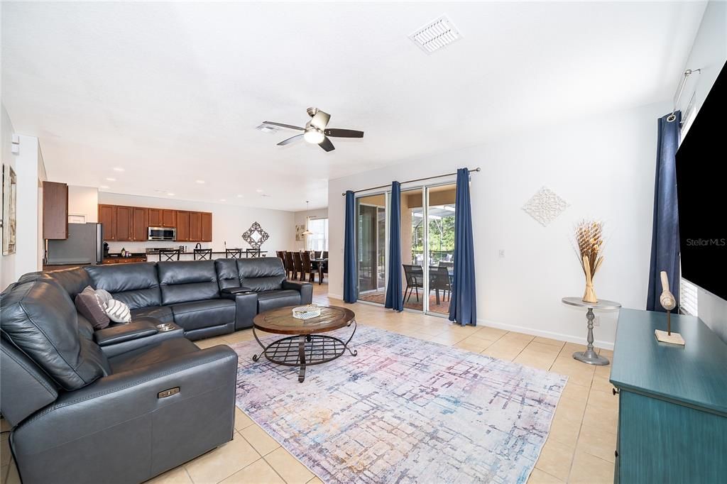 En Venta: $509,900 (6 camas, 5 baños, 3579 Pies cuadrados)