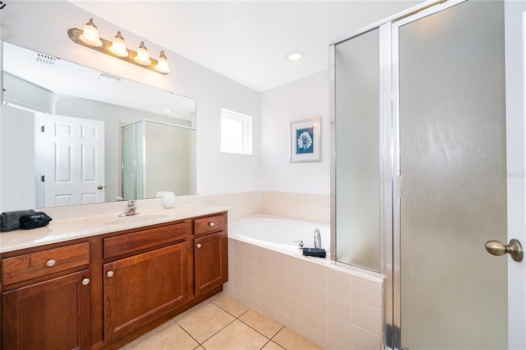 En Venta: $509,900 (6 camas, 5 baños, 3579 Pies cuadrados)