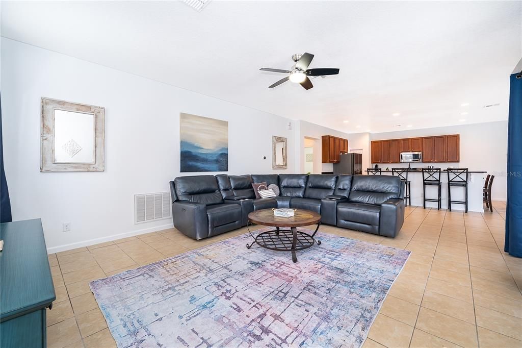 En Venta: $509,900 (6 camas, 5 baños, 3579 Pies cuadrados)