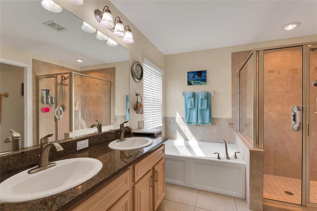 For Sale: $399,900 (4 beds, 3 baths, 1894 Square Feet)