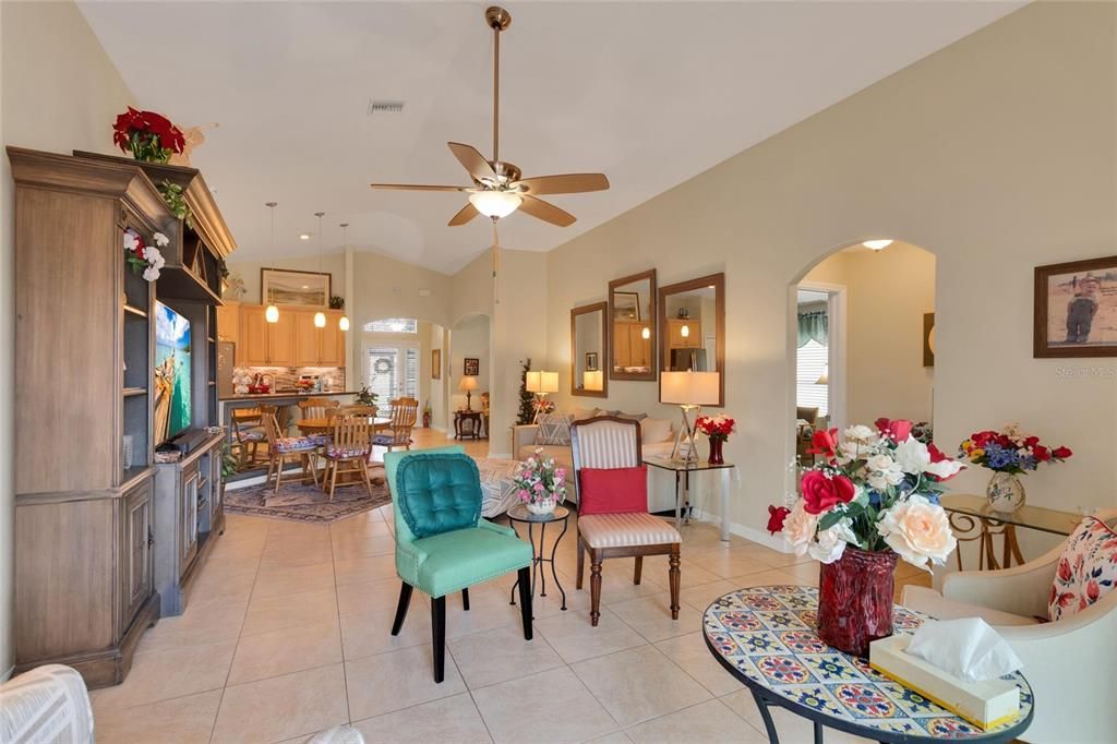 For Sale: $399,900 (4 beds, 3 baths, 1894 Square Feet)