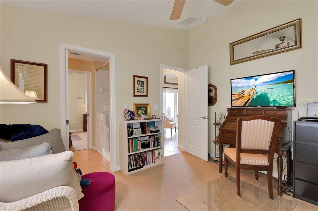For Sale: $399,900 (4 beds, 3 baths, 1894 Square Feet)
