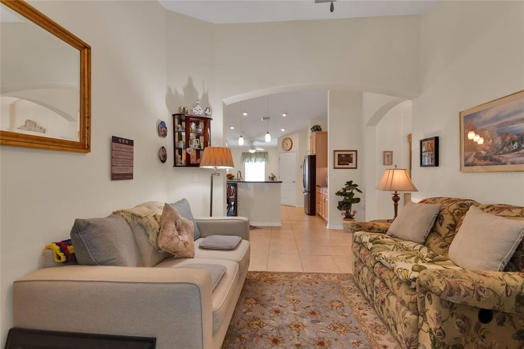 For Sale: $399,900 (4 beds, 3 baths, 1894 Square Feet)