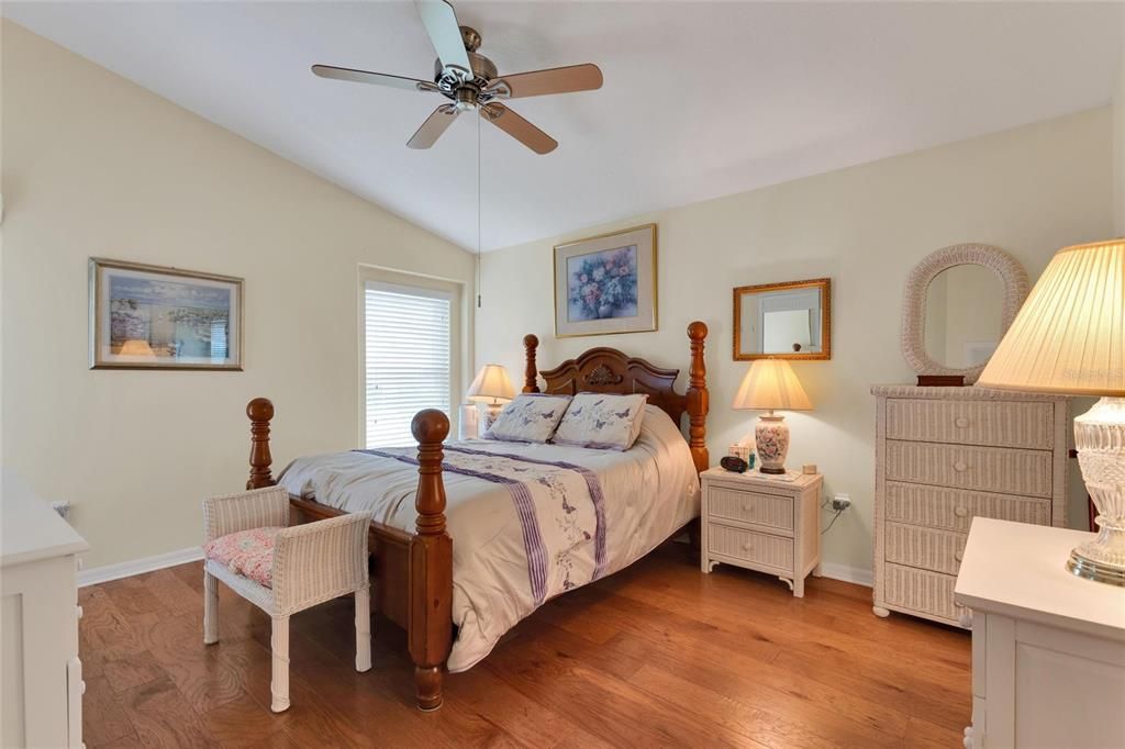 For Sale: $399,900 (4 beds, 3 baths, 1894 Square Feet)