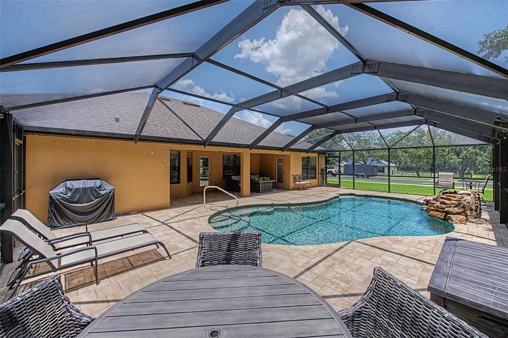 For Sale: $698,000 (4 beds, 3 baths, 2287 Square Feet)