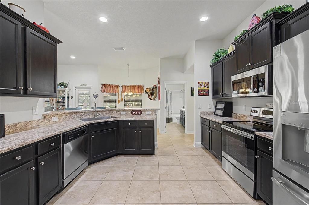 For Sale: $698,000 (4 beds, 3 baths, 2287 Square Feet)