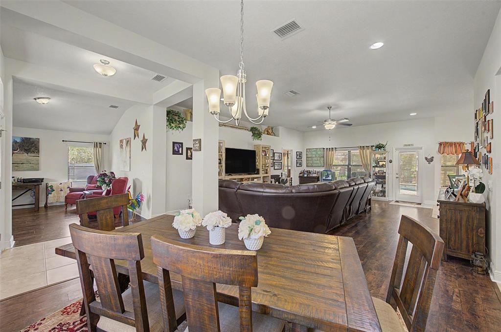 For Sale: $698,000 (4 beds, 3 baths, 2287 Square Feet)