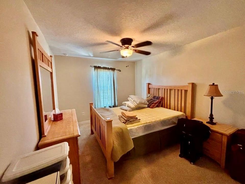 For Sale: $305,000 (3 beds, 2 baths, 1661 Square Feet)