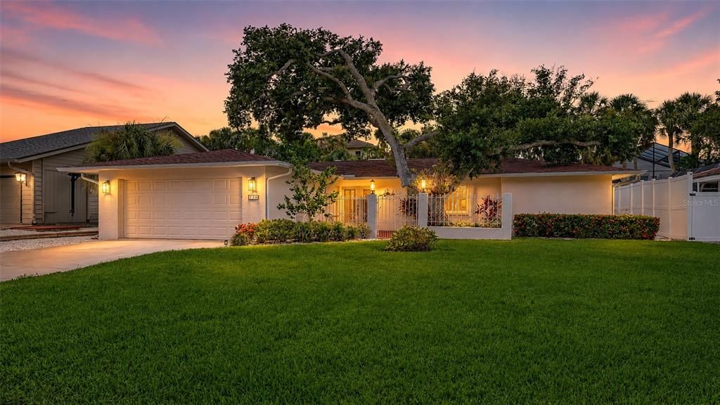 Vendido Recientemente: $1,295,000 (3 camas, 2 baños, 1890 Pies cuadrados)