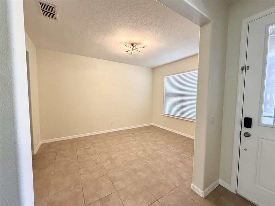 For Rent: $2,700 (3 beds, 2 baths, 1687 Square Feet)