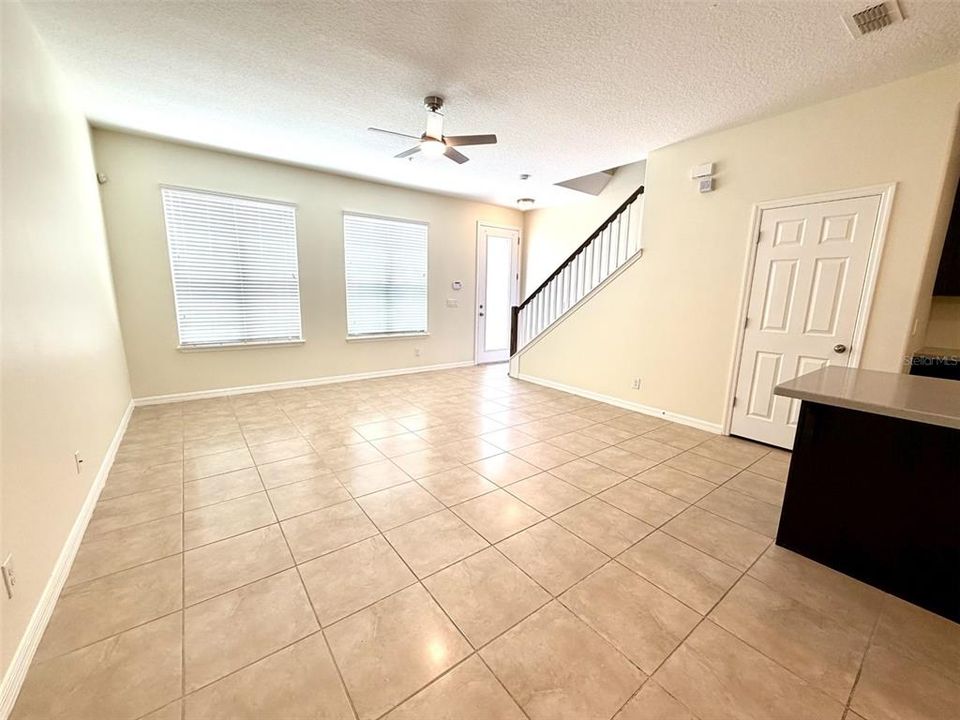 For Rent: $2,700 (3 beds, 2 baths, 1687 Square Feet)