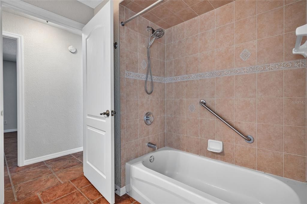 На продажу: $625,000 (4 спален, 2 ванн, 2612 Квадратных фут)
