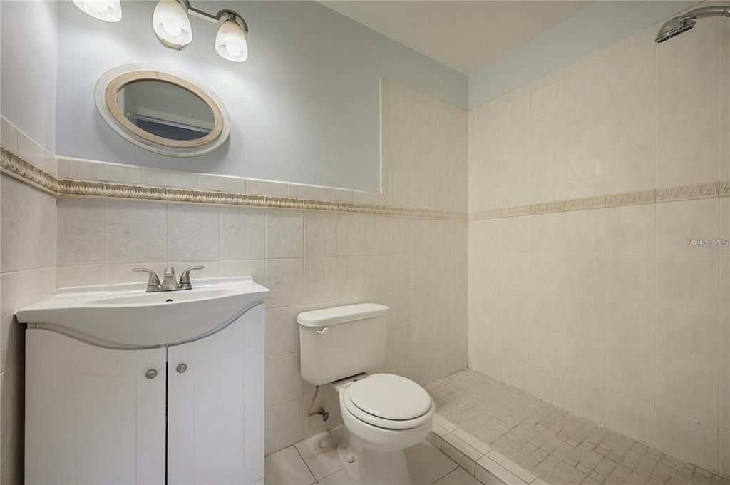 В аренду: $1,700 (2 спален, 2 ванн, 967 Квадратных фут)
