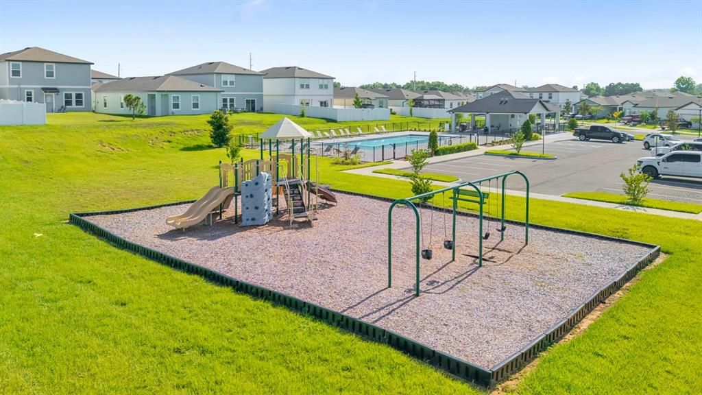 На продажу: $332,550 (3 спален, 2 ванн, 1826 Квадратных фут)