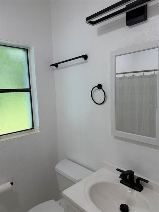 Activo con contrato: $1,550 (3 camas, 2 baños, 1124 Pies cuadrados)