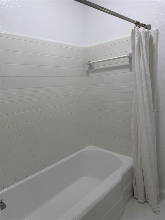 Activo con contrato: $1,550 (3 camas, 2 baños, 1124 Pies cuadrados)