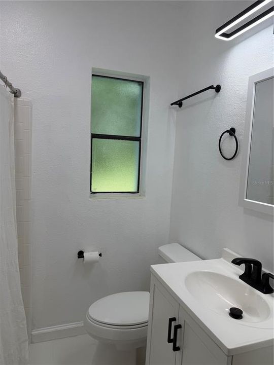 Activo con contrato: $1,550 (3 camas, 2 baños, 1124 Pies cuadrados)