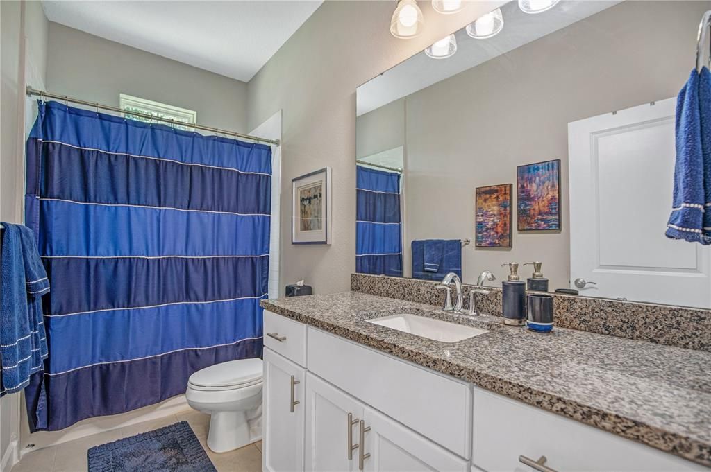 Activo con contrato: $539,900 (4 camas, 3 baños, 2370 Pies cuadrados)