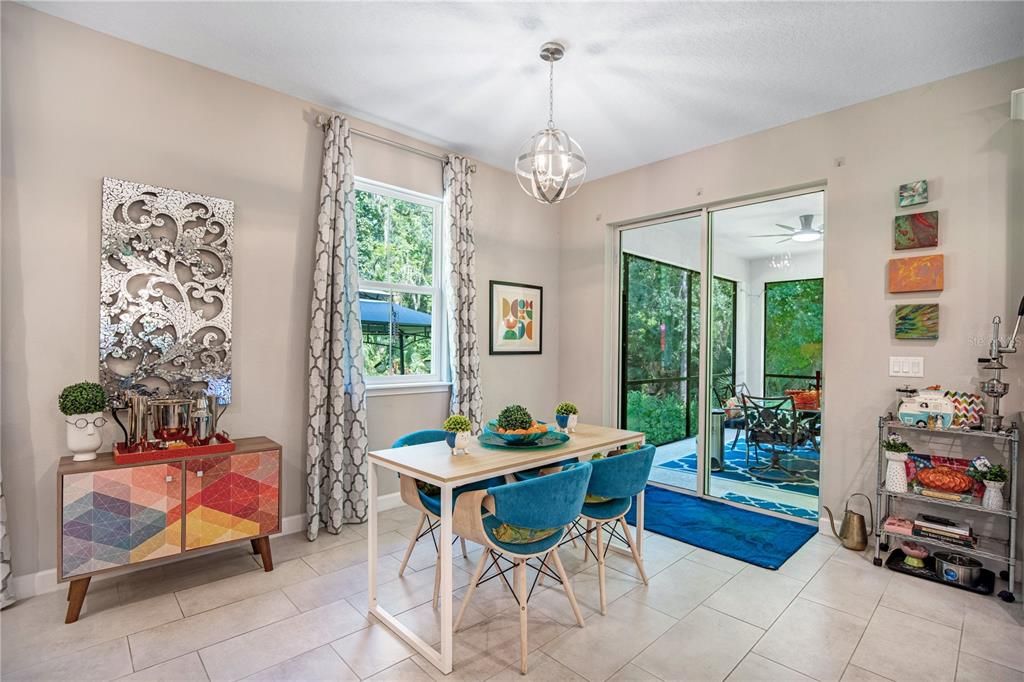 Activo con contrato: $539,900 (4 camas, 3 baños, 2370 Pies cuadrados)