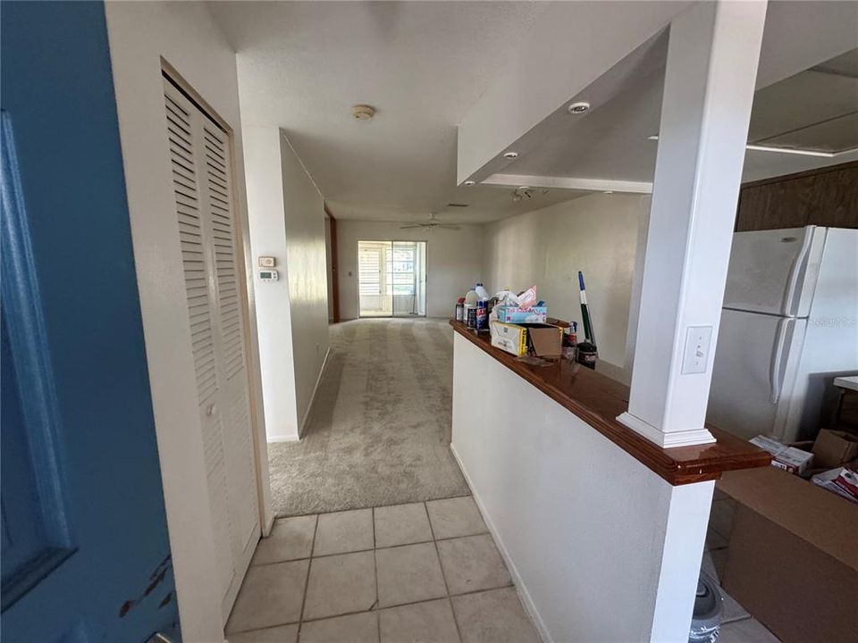 For Sale: $99,000 (2 beds, 1 baths, 1044 Square Feet)