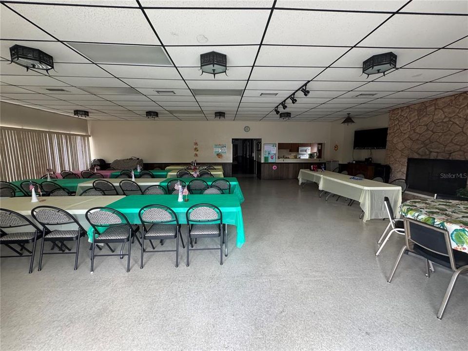 For Sale: $99,000 (2 beds, 1 baths, 1044 Square Feet)