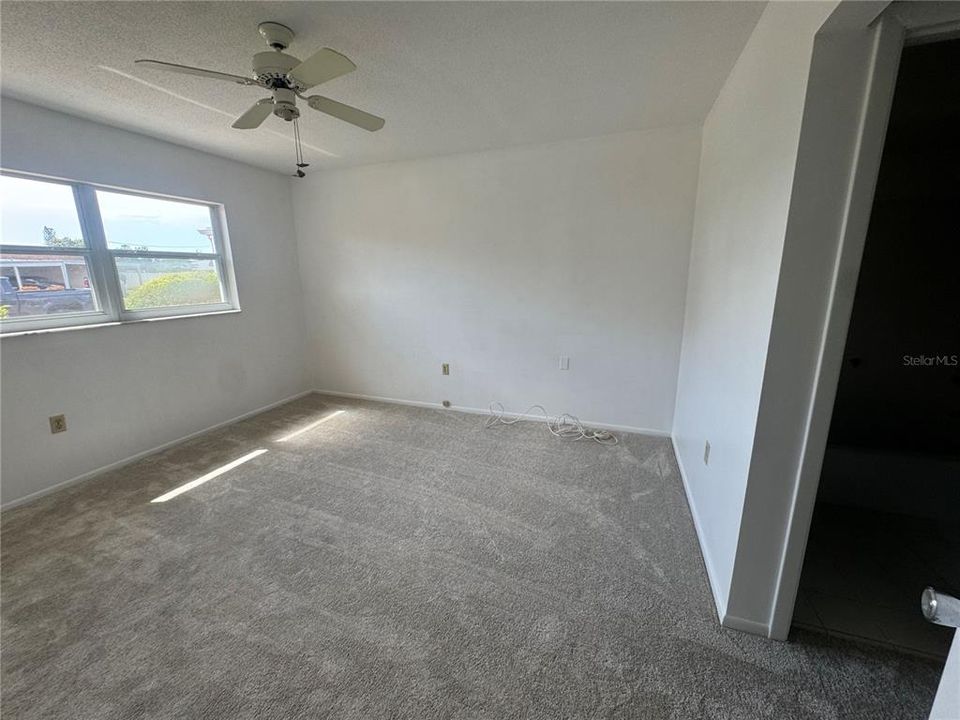 For Sale: $99,000 (2 beds, 1 baths, 1044 Square Feet)