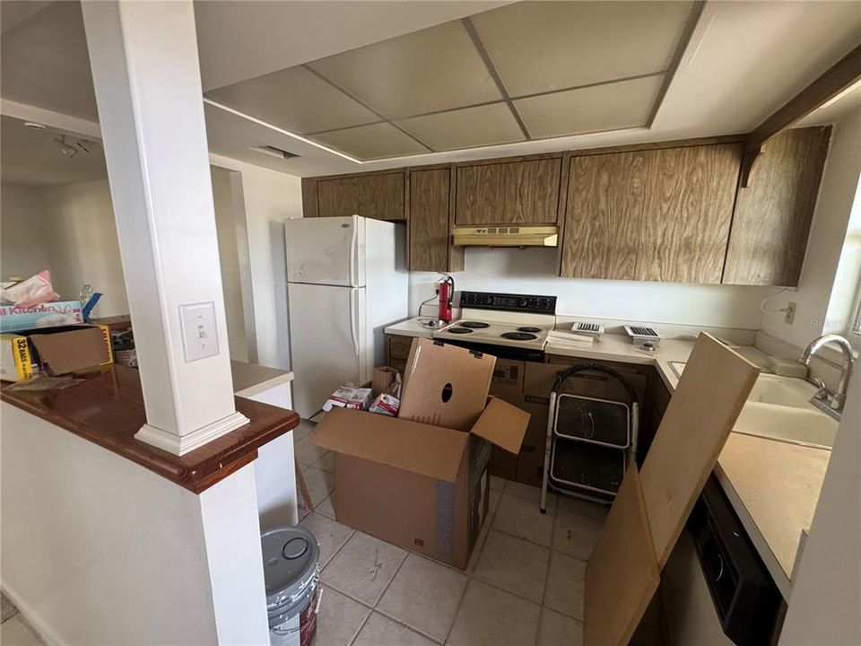 For Sale: $99,000 (2 beds, 1 baths, 1044 Square Feet)