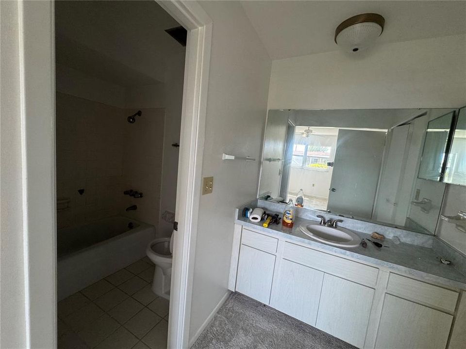 For Sale: $99,000 (2 beds, 1 baths, 1044 Square Feet)