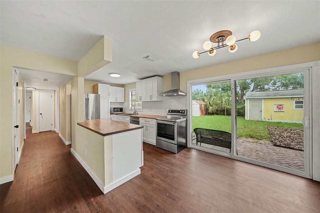 En Venta: $349,900 (4 camas, 2 baños, 1152 Pies cuadrados)