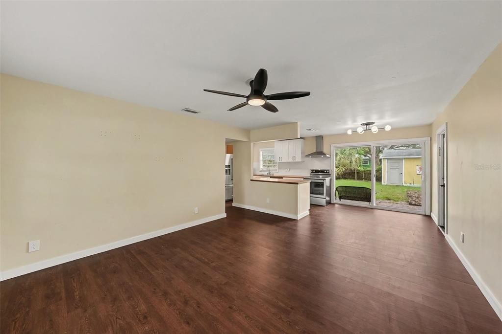 En Venta: $349,900 (4 camas, 2 baños, 1152 Pies cuadrados)