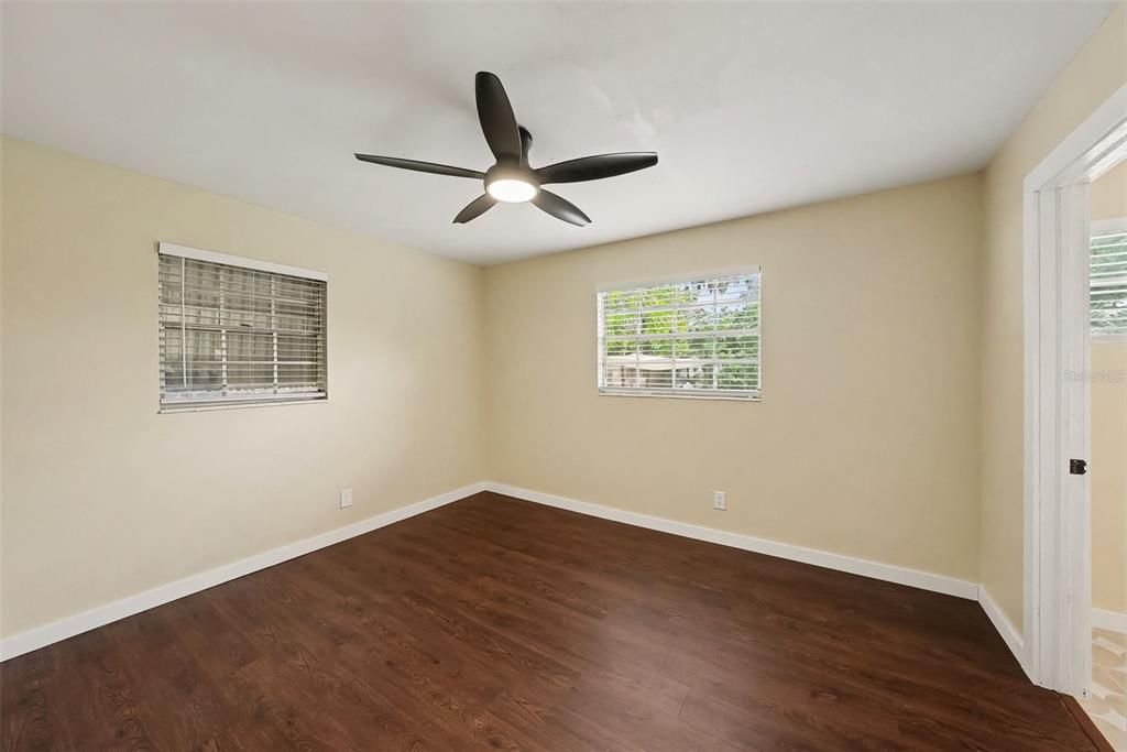 En Venta: $349,900 (4 camas, 2 baños, 1152 Pies cuadrados)