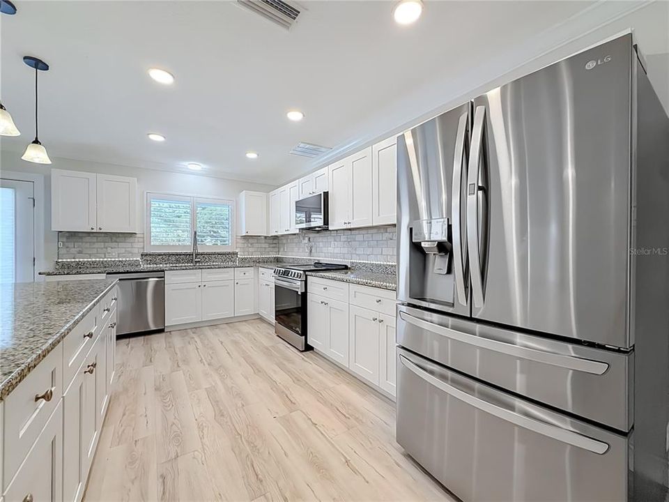 For Rent: $4,200 (3 beds, 3 baths, 2196 Square Feet)