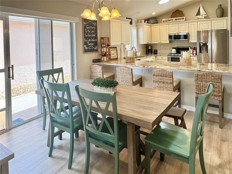 For Sale: $414,900 (3 beds, 2 baths, 1407 Square Feet)