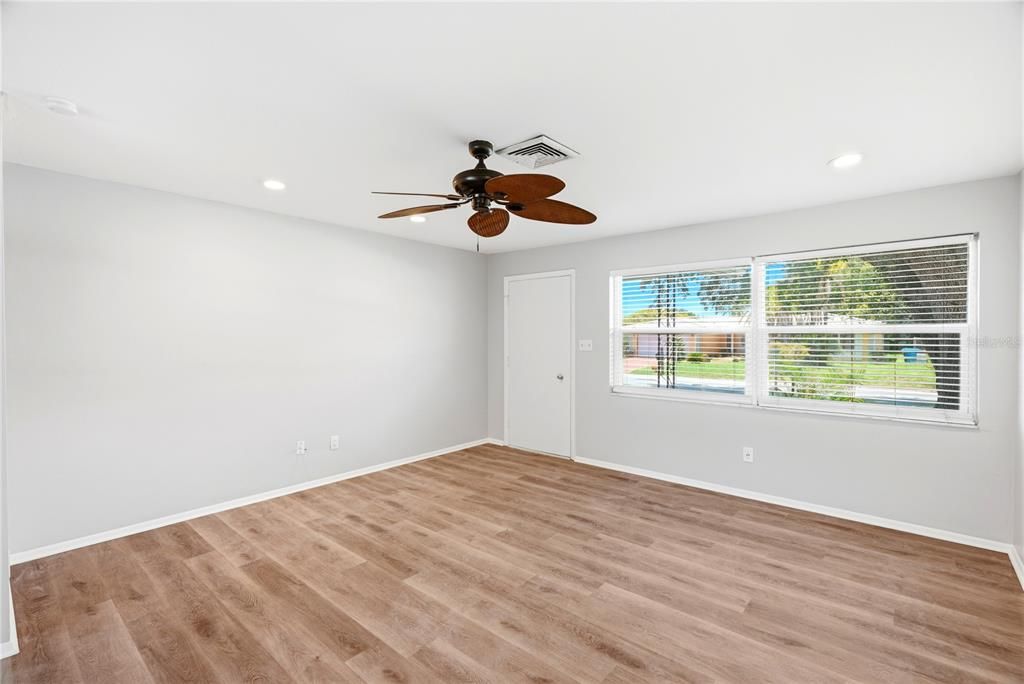 En Venta: $252,000 (2 camas, 1 baños, 918 Pies cuadrados)