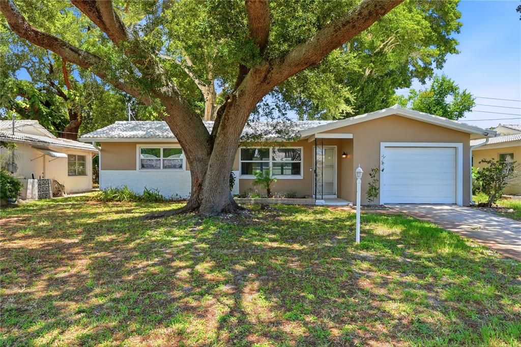 En Venta: $252,000 (2 camas, 1 baños, 918 Pies cuadrados)