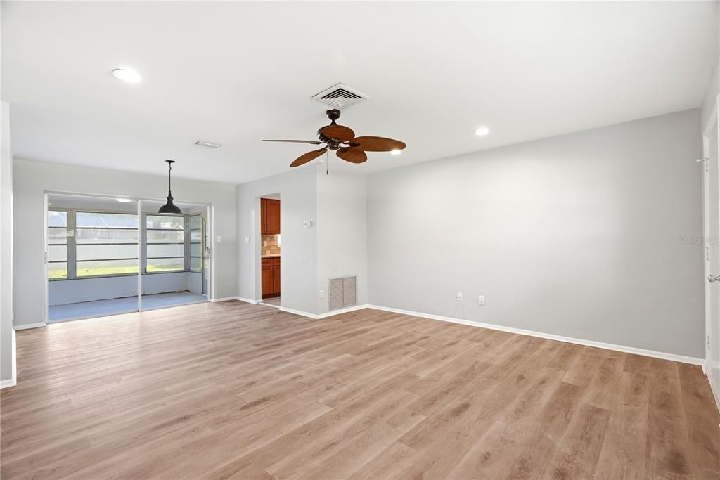 En Venta: $252,000 (2 camas, 1 baños, 918 Pies cuadrados)