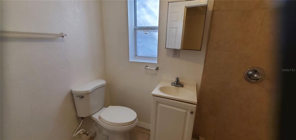 На продажу: $329,999 (4 спален, 0 ванн, 1481 Квадратных фут)