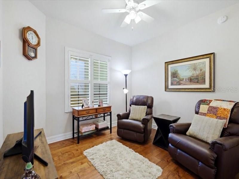 For Sale: $330,000 (2 beds, 2 baths, 1527 Square Feet)