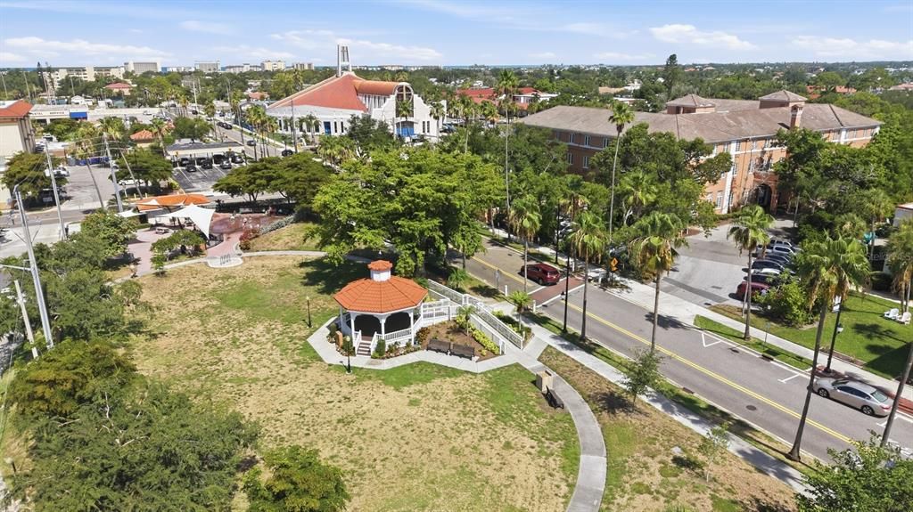 For Sale: $330,000 (2 beds, 2 baths, 1527 Square Feet)