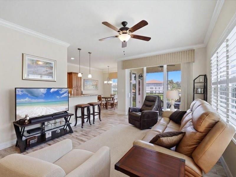 For Sale: $330,000 (2 beds, 2 baths, 1527 Square Feet)