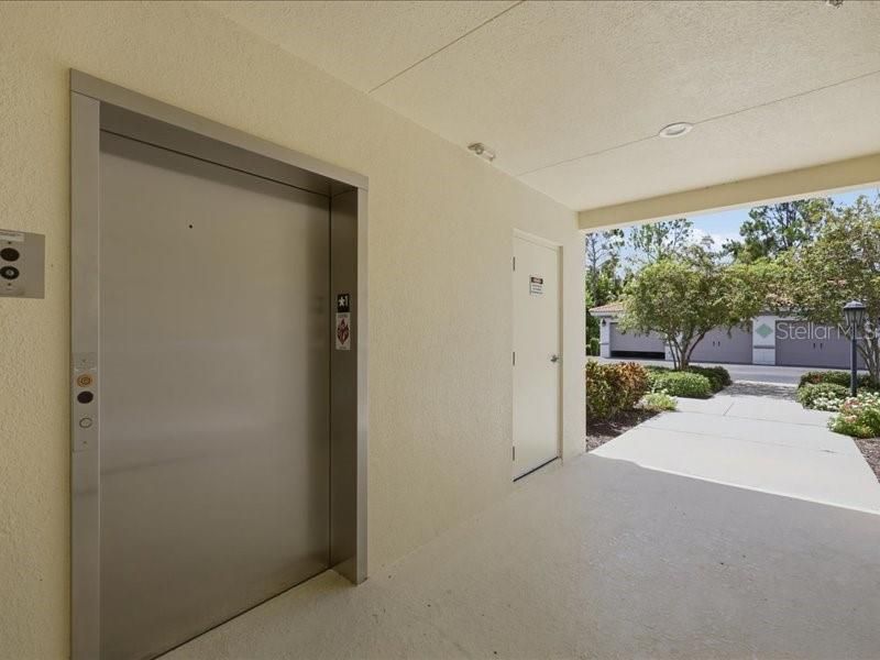 For Sale: $330,000 (2 beds, 2 baths, 1527 Square Feet)
