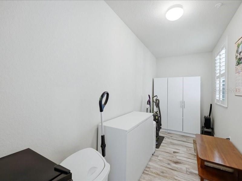 For Sale: $330,000 (2 beds, 2 baths, 1527 Square Feet)