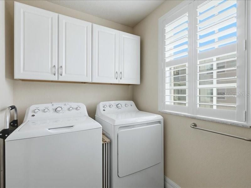 For Sale: $330,000 (2 beds, 2 baths, 1527 Square Feet)
