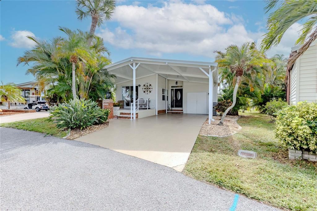 For Sale: $165,000 (2 beds, 2 baths, 1122 Square Feet)
