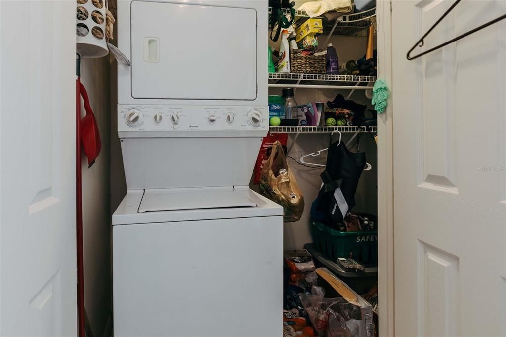 For Sale: $165,000 (2 beds, 2 baths, 1122 Square Feet)