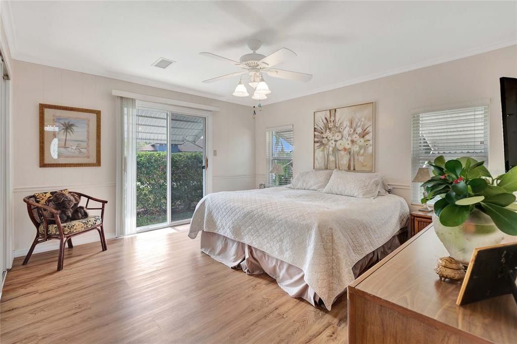 For Sale: $165,000 (2 beds, 2 baths, 1122 Square Feet)