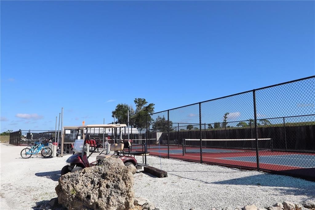 For Sale: $165,000 (2 beds, 2 baths, 1122 Square Feet)