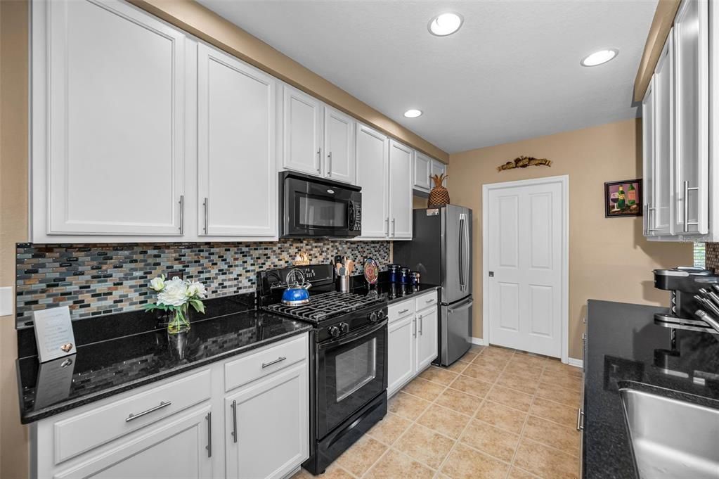 For Sale: $355,000 (3 beds, 2 baths, 1530 Square Feet)