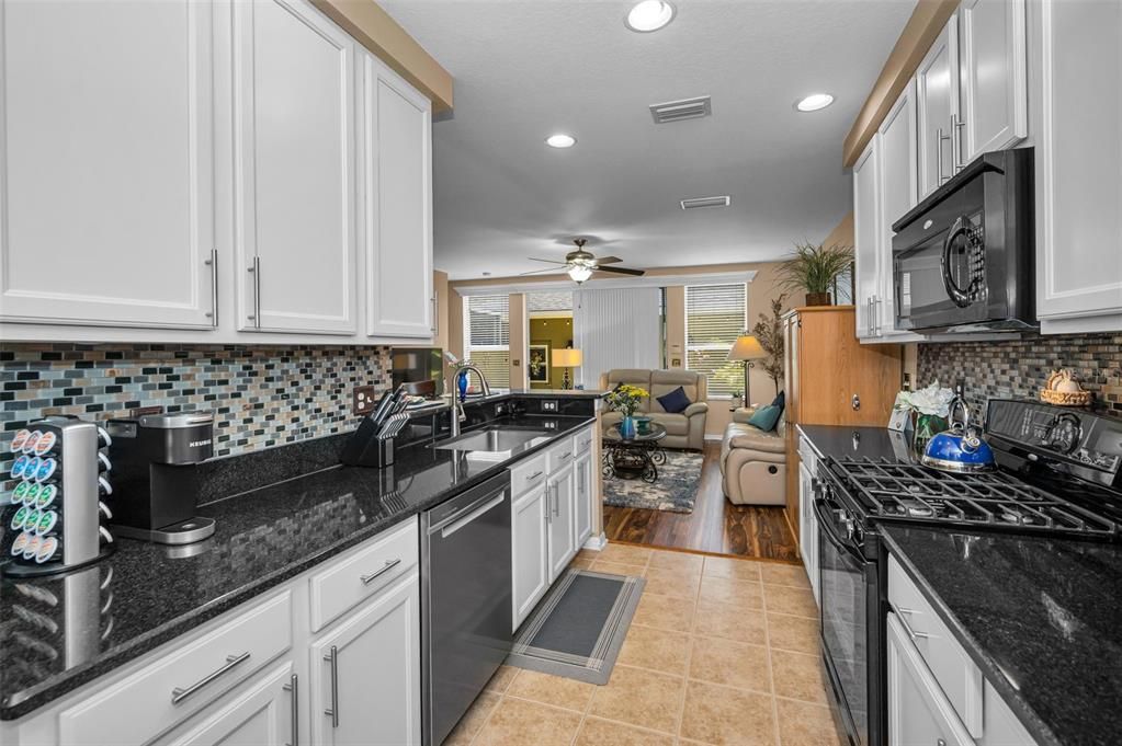 For Sale: $355,000 (3 beds, 2 baths, 1530 Square Feet)