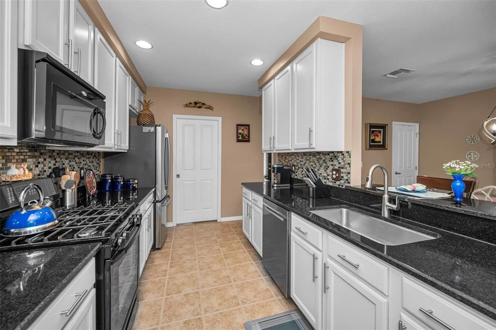 For Sale: $355,000 (3 beds, 2 baths, 1530 Square Feet)